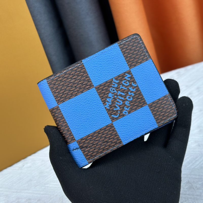 Wallet Model: n60895 m40452 Wallet Louis Vuitton's classic brazza wallet uses damier graphite pixel canvas material to highlight the digital style